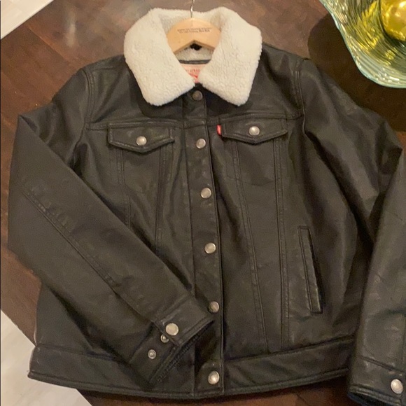 Levi’s Black Trucker Jacket - Picture 2 of 11